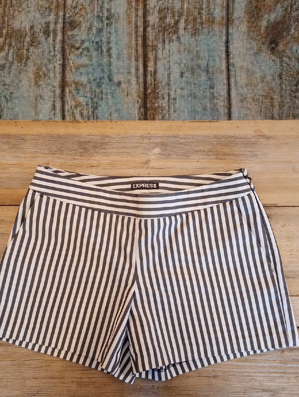 Express Black and White Vertical Stripe Bermuda Shorts. Size 2